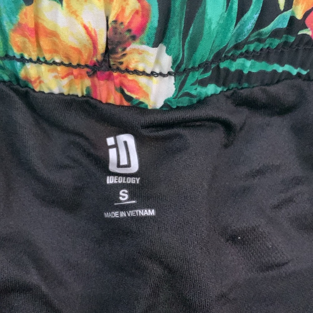 ID Ideology Women's Drawstring Running Shorts flowers Size: S - Picture 7 of 7